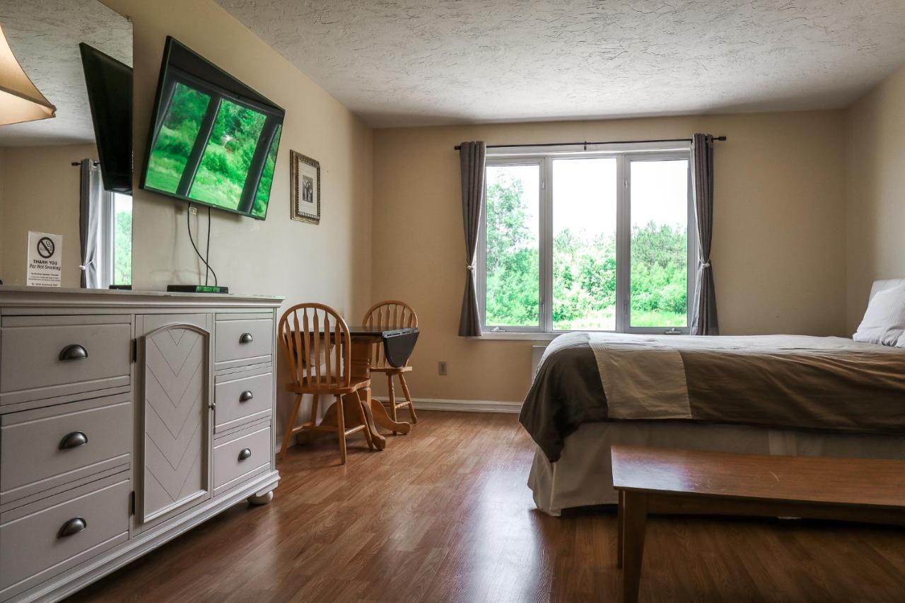 Atlantic Motel Berrys Mills Екстер'єр фото