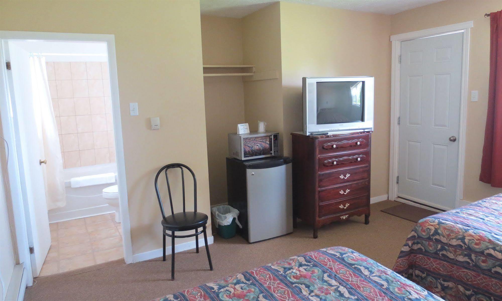 Atlantic Motel Berrys Mills Екстер'єр фото