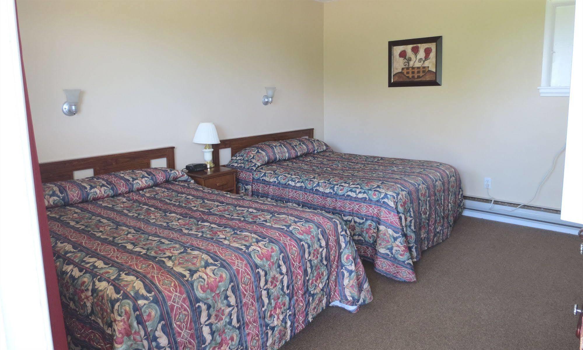 Atlantic Motel Berrys Mills Екстер'єр фото