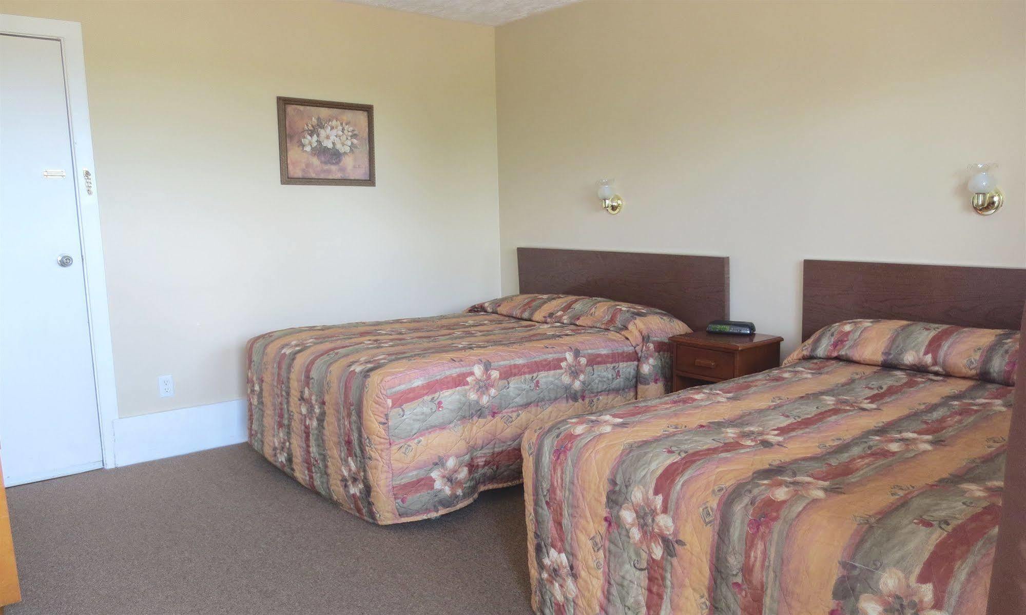 Atlantic Motel Berrys Mills Екстер'єр фото