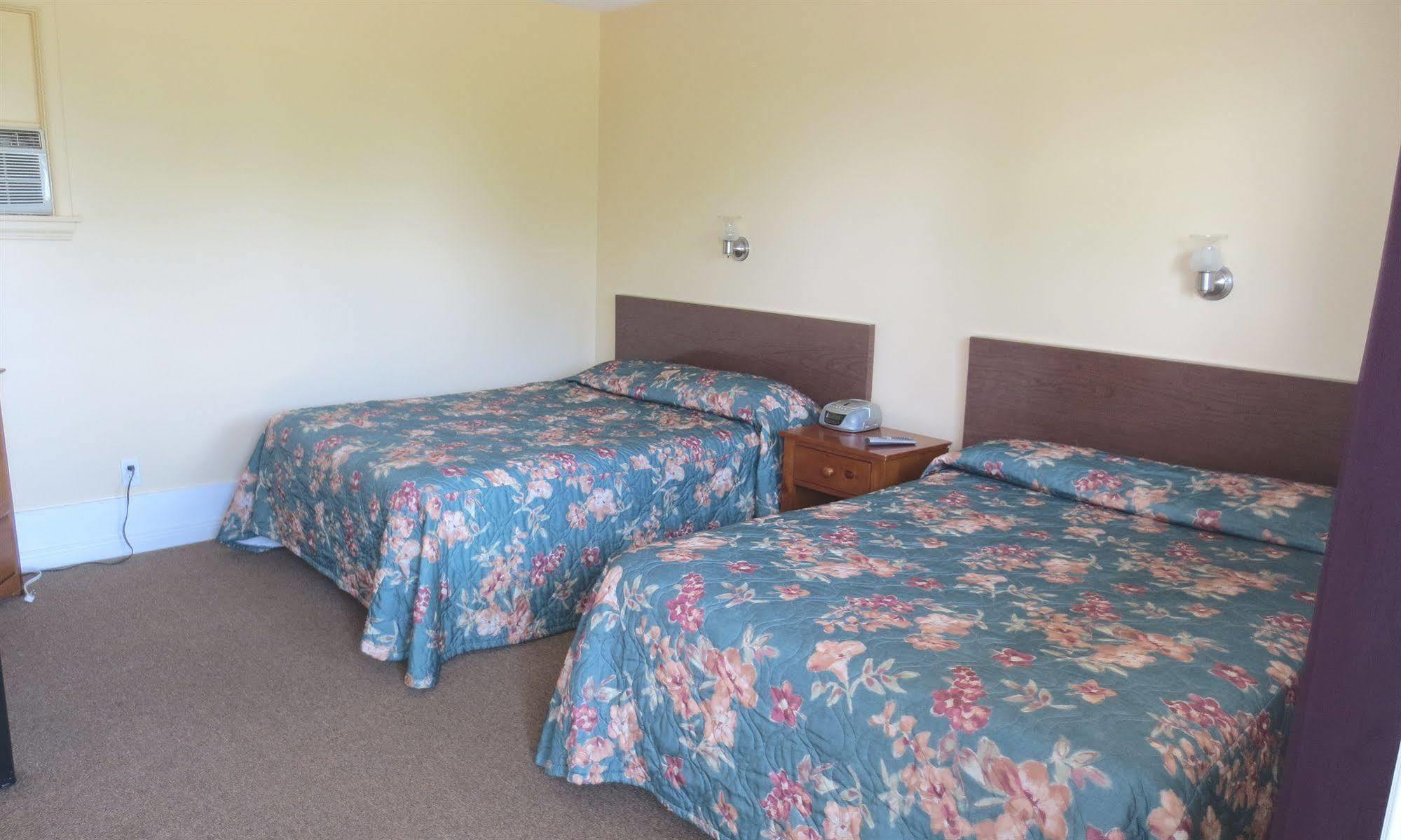 Atlantic Motel Berrys Mills Екстер'єр фото